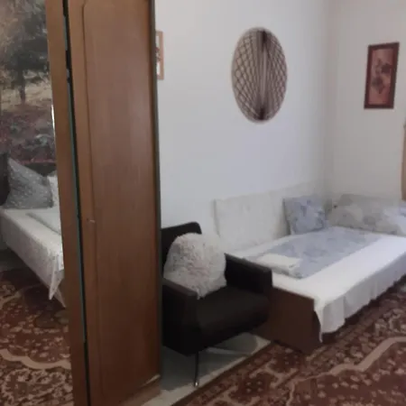 Farago Vendeghaz Pansiyon Abádszalók